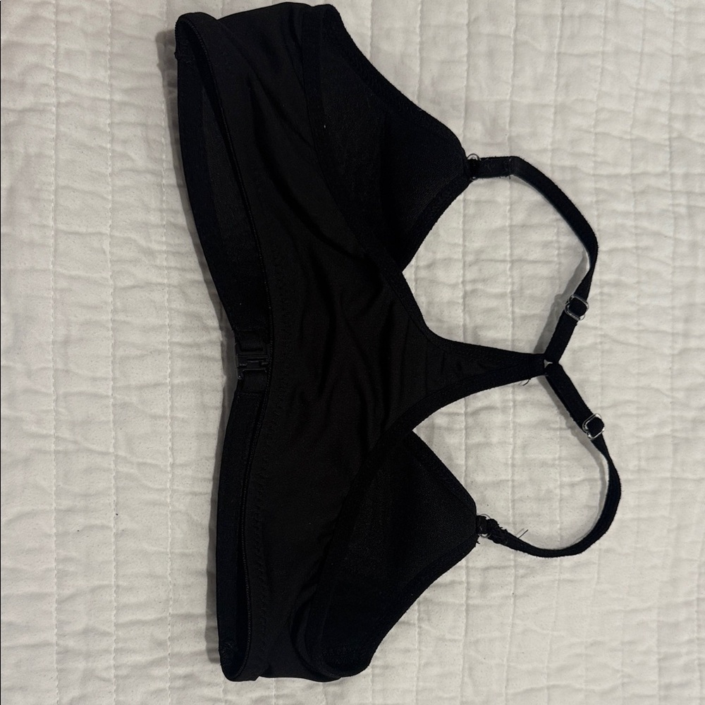 8 BRA BUNDLE-Nike, Fabletics, Hanes, & Delta-Great BUNDLE for pre-teen or teen! - Picture 12 of 13